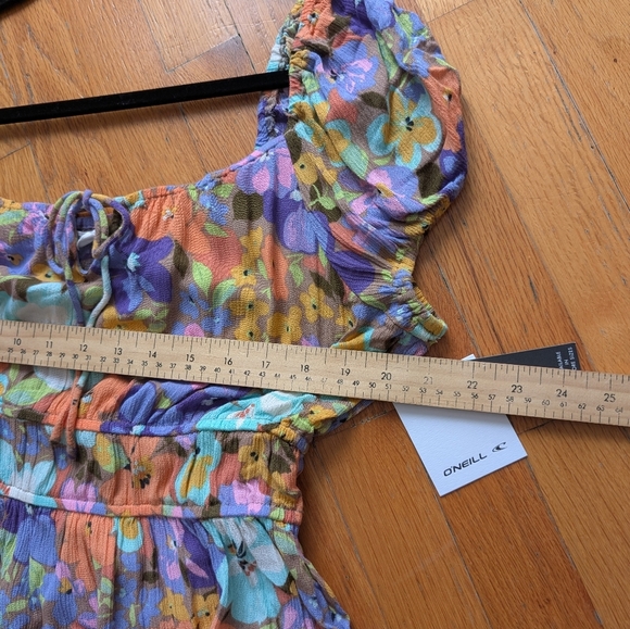 128.Nwt O'Neill Floral Multicolor Women's Top - Picture 4 of 5